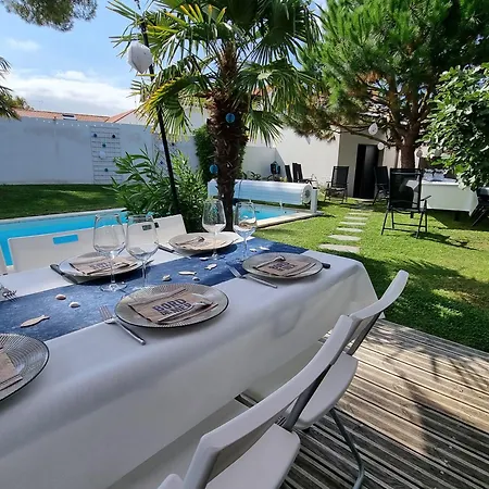 Holiday home Piscine Chauffee